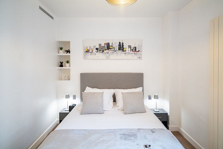 Par191 - Appartement de quatre chambres à Paris 8.