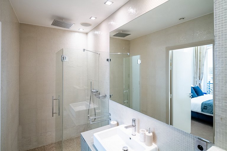 Par191 - Apartamento de quatro quartos em Paris 8.