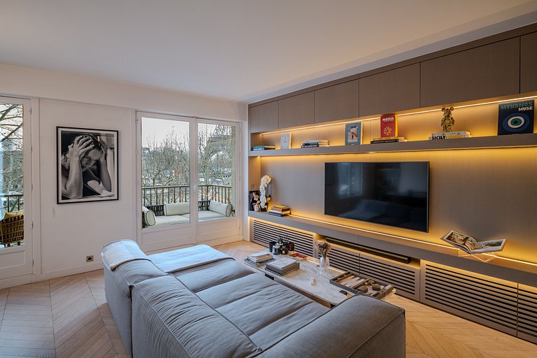 Par081 - Luxury one bedroom apartment in Paris