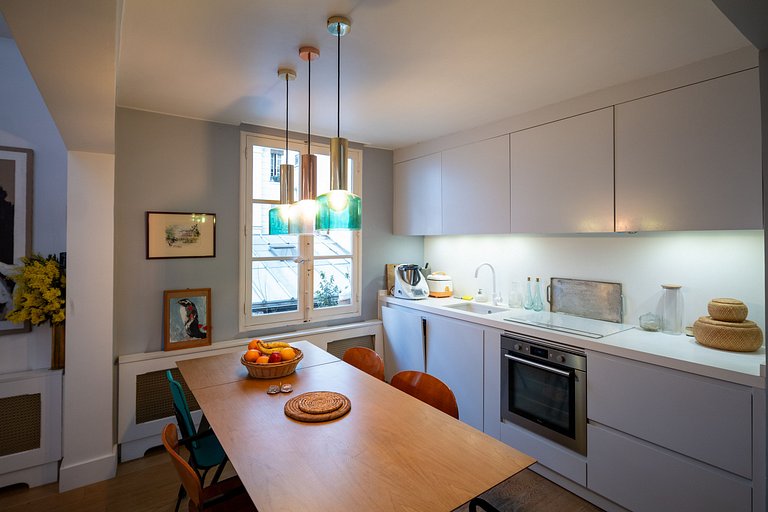 Par175 - Townhouse in Paris 7