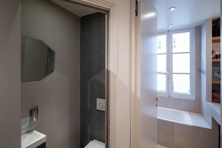 Par175 - Townhouse in Paris 7