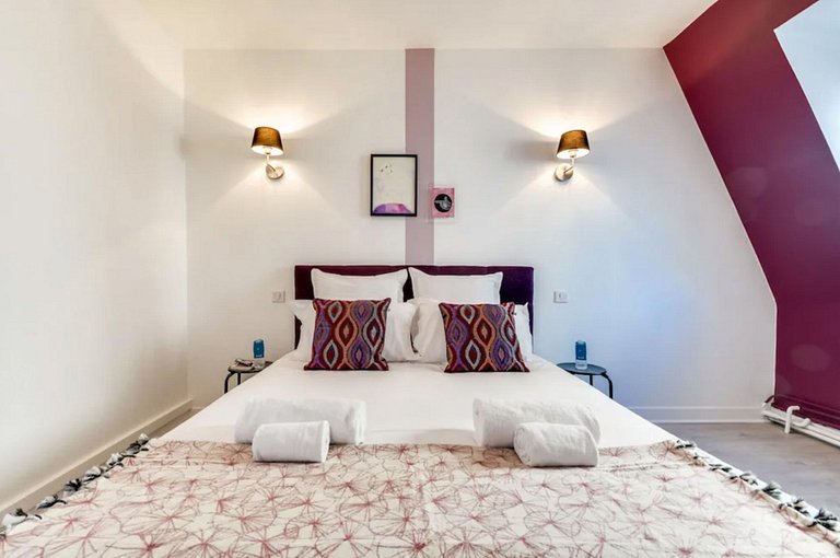 Par209 - Appartement 3 chambres à Paris 8