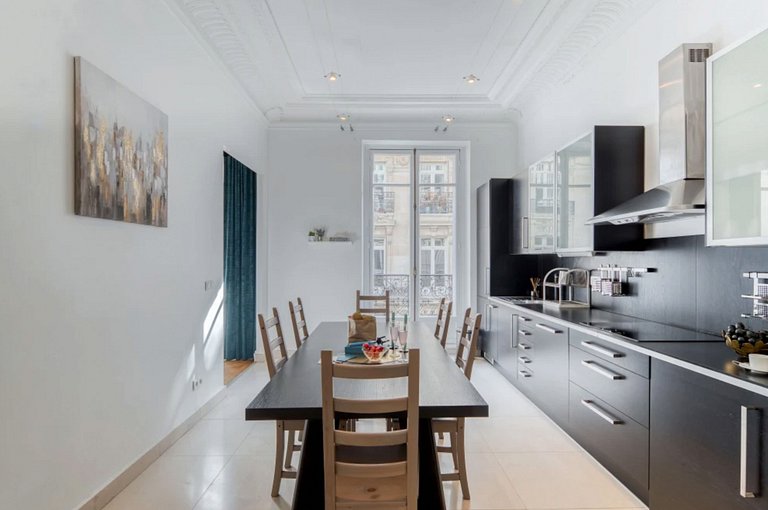 Par 10 - Apartamento de 2 suítes em Paris 8