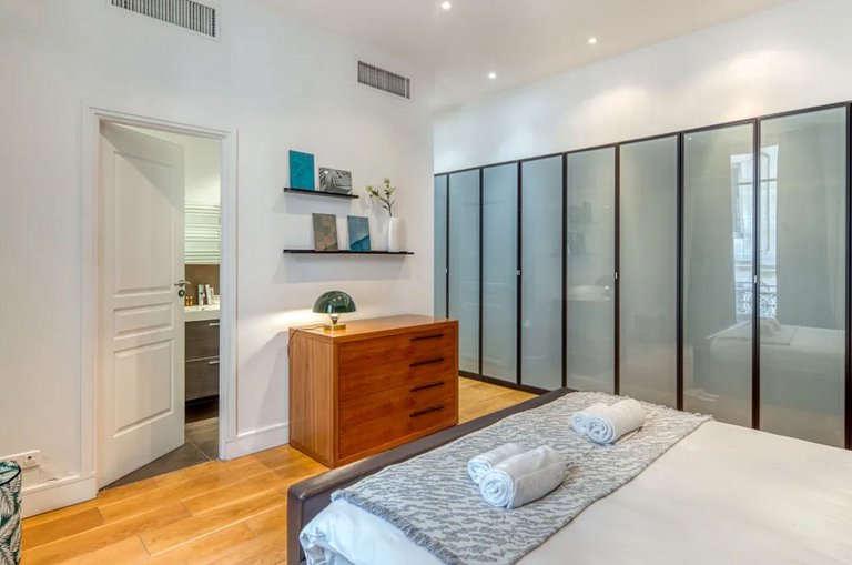 Par 10 - Apartamento de 2 suítes em Paris 8