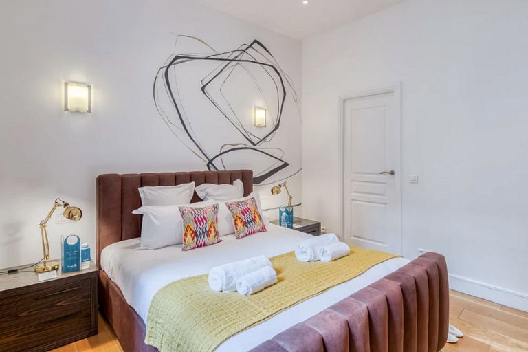 Par210 - Apartamento de 2 habitaciones en París 8