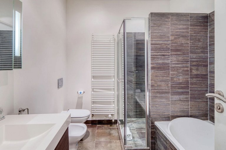 Par210 - Apartamento de 2 habitaciones en París 8