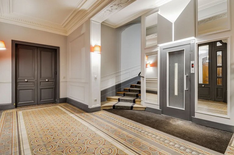 Par210 - Apartamento de 2 habitaciones en París 8