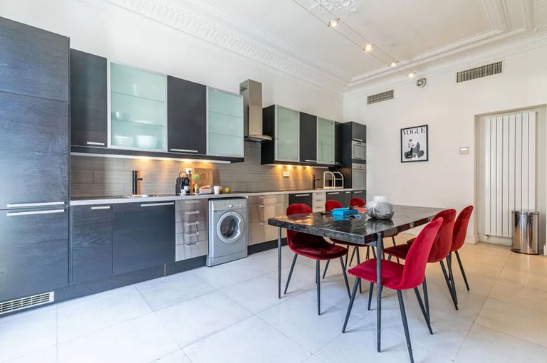Par211 - Apartamento de 2 suítes em Paris 8