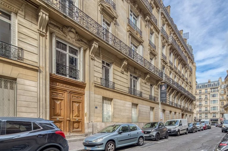Par211 - 2-Suite Apartment in Paris 8