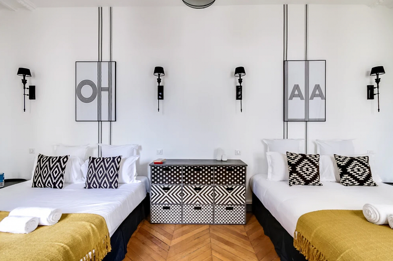 Par208 - Appartement 3 chambres à Paris 8