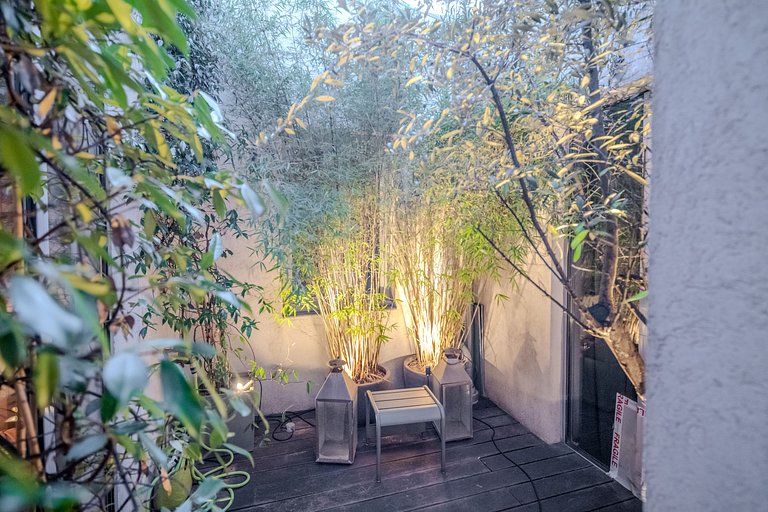 Par087 - Incroyable penthouse parisien avec toit-terrasse