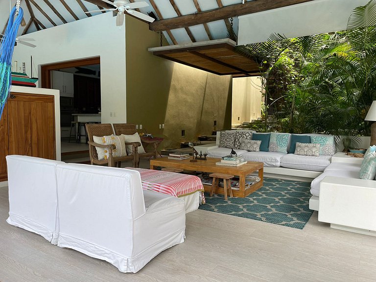 Anp073 - Encanto Clásico en Mesa de Yeguas