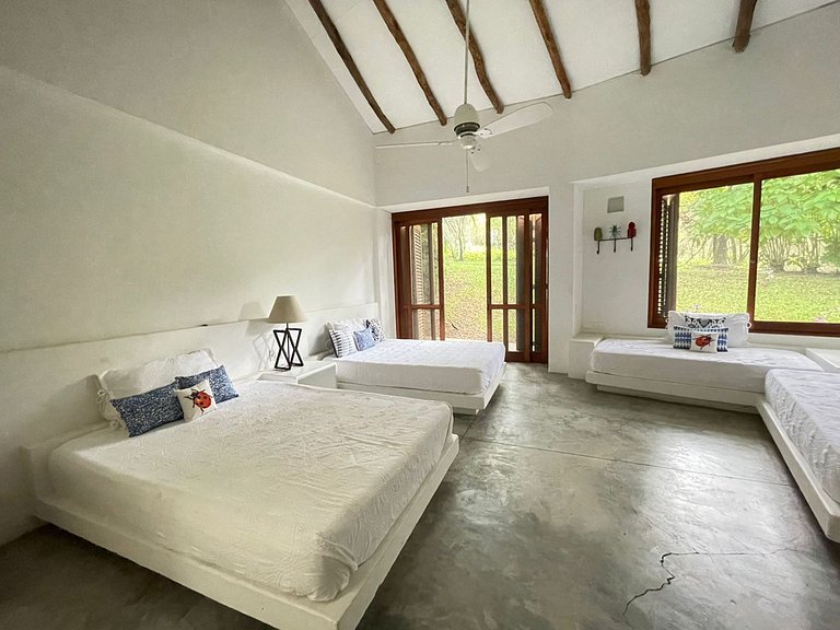 Anp073 - Encanto Clásico en Mesa de Yeguas