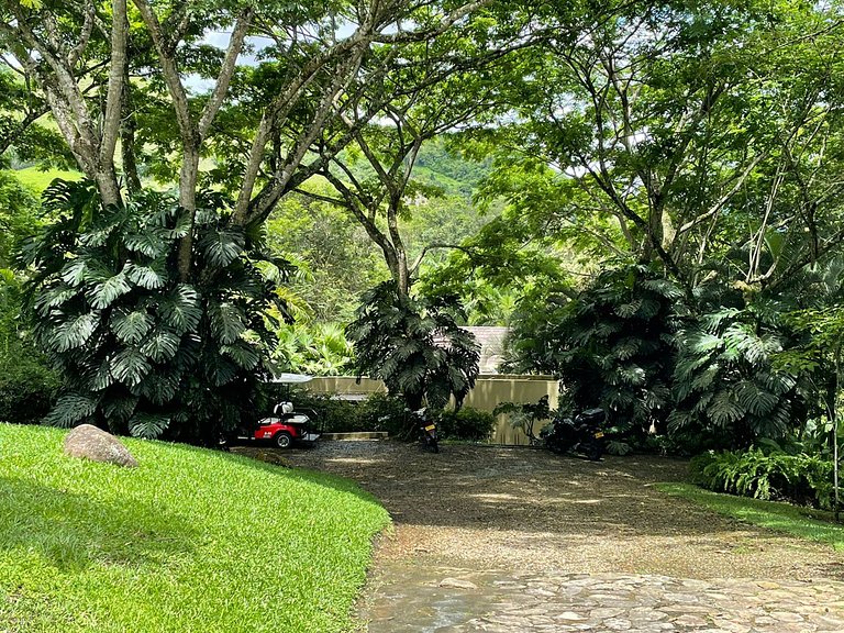 Anp073 - Encanto Clásico en Mesa de Yeguas