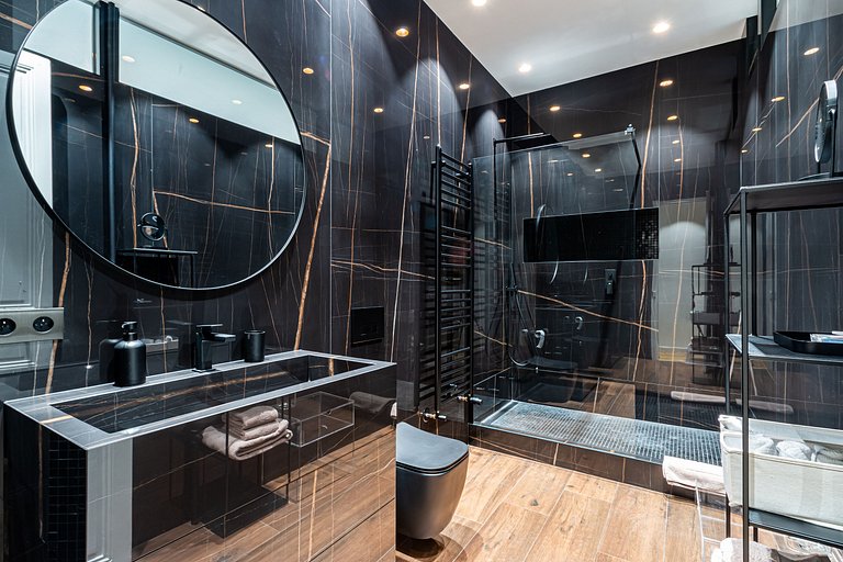 Par063 - Beautiful 4 bedroom apartment