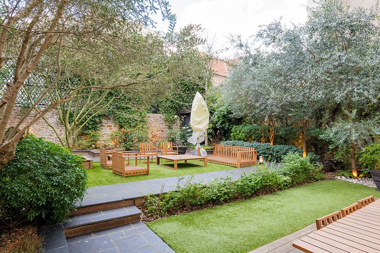 Par179 - Apartamento con jardín privado