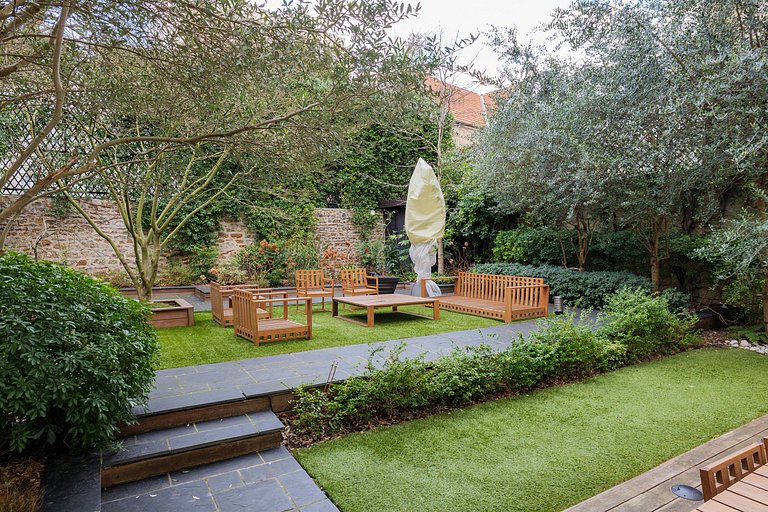 Par179 - Apartamento con jardín privado