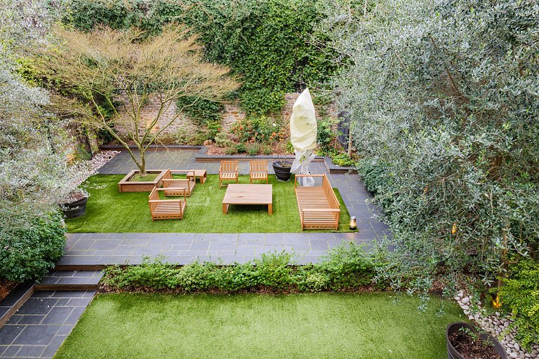 Par179 - Apartamento con jardín privado