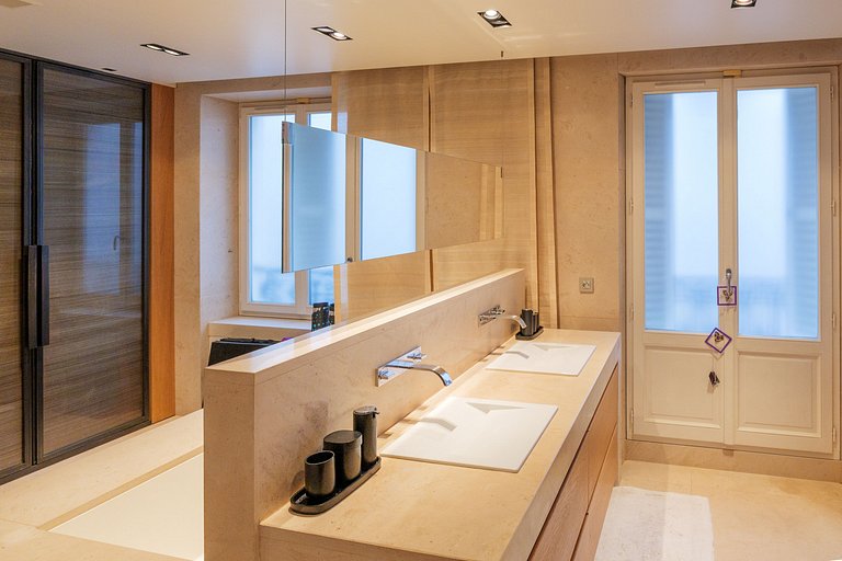 Par179 - Appartement avec jardin privé