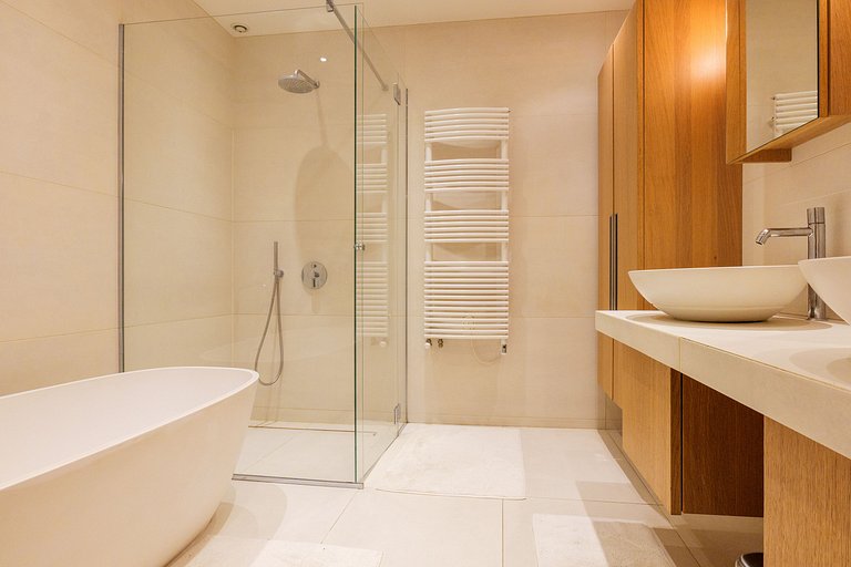 Par179 - Apartamento com jardim privado