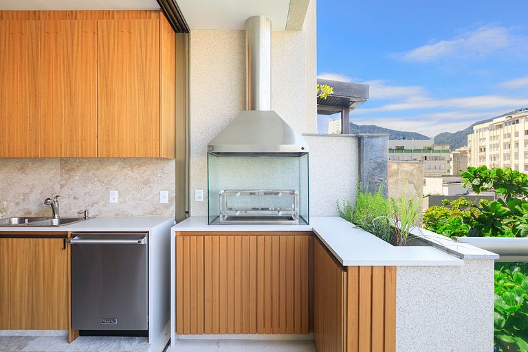 Rio063 - Exclusive triplex penthouse overlooking Leblon
