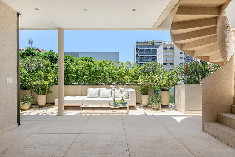 Rio063 - Exclusive triplex penthouse overlooking Leblon