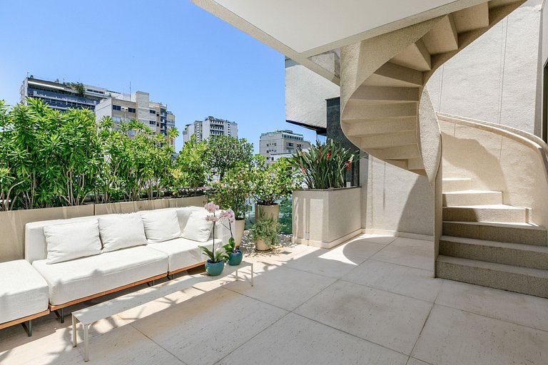 Rio063 - Exclusive triplex penthouse overlooking Leblon