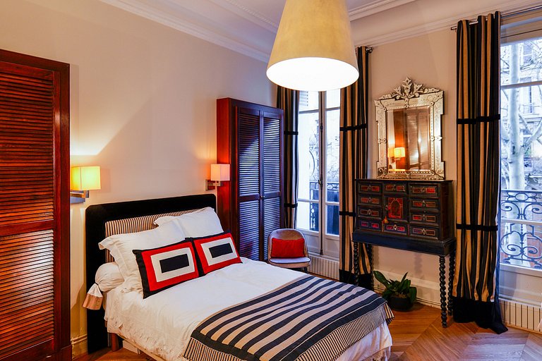 Par193 - Appartement de trois chambres à Chaillot