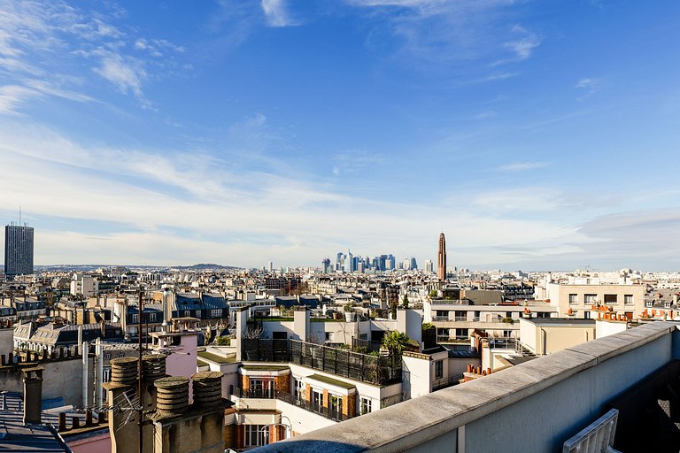 Par241 - Penthouse with rooftop