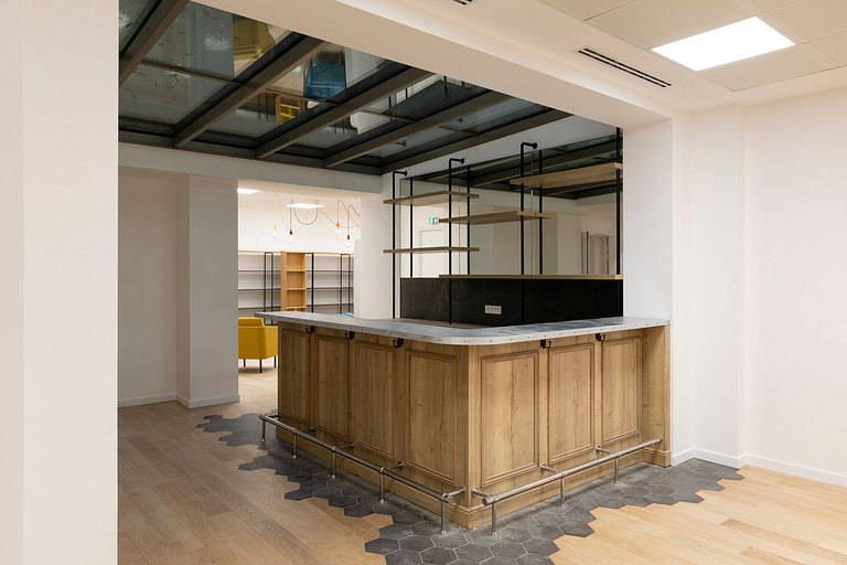 Par195 - Office spaces and rooftop