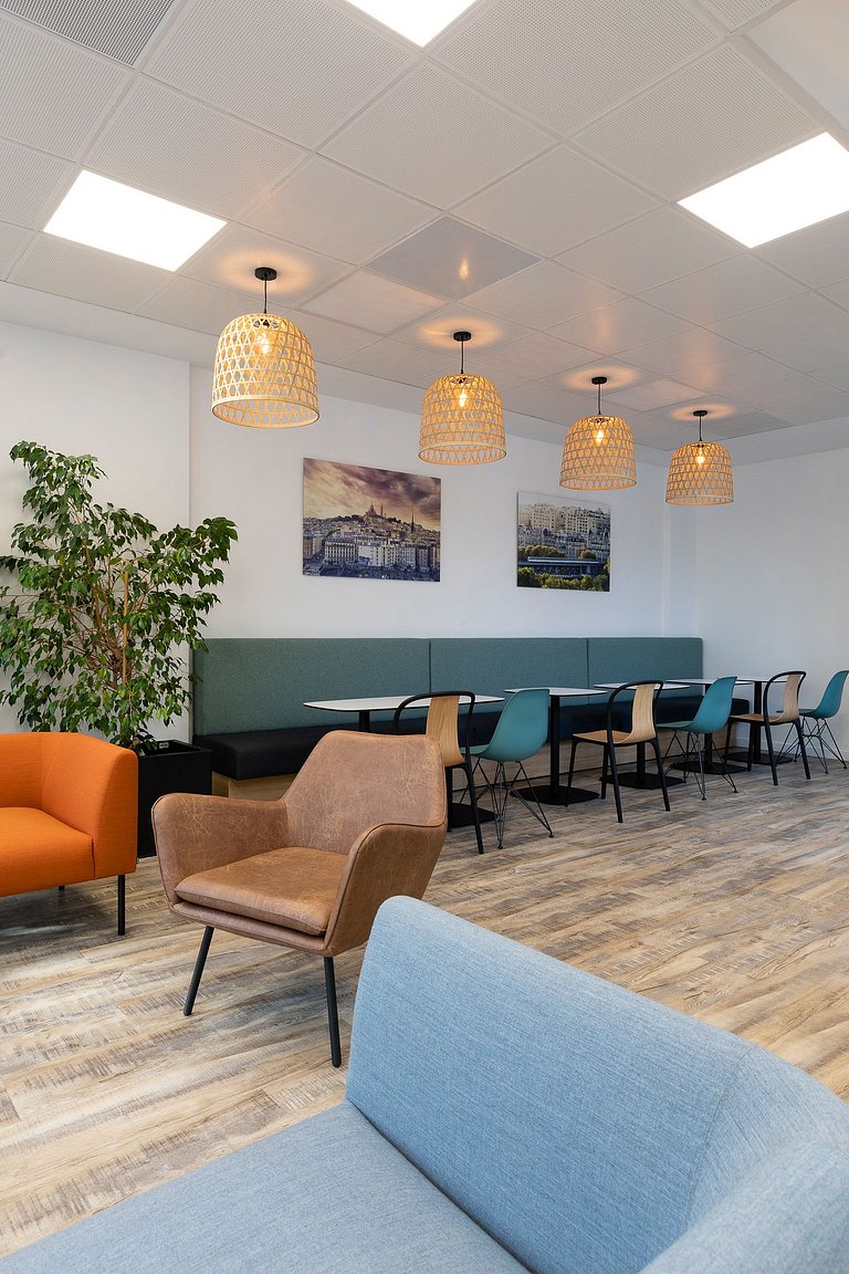 Par195 - Office spaces and rooftop