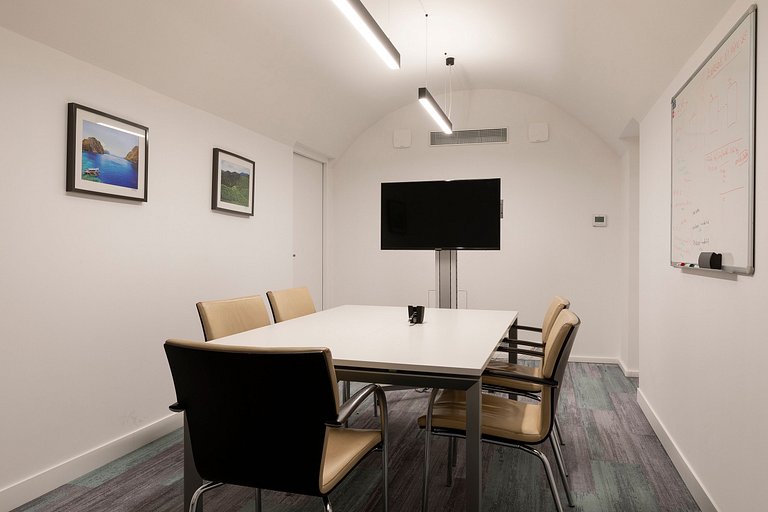 Par195 - Office spaces and rooftop