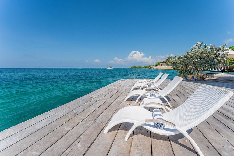 Car014 - Magnificent villa in Rosario Islands