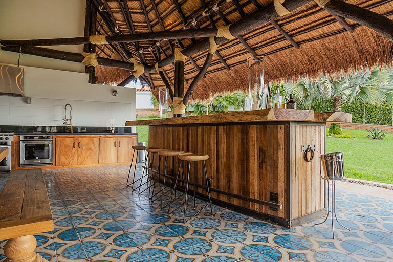 Per002 - Luxury house with pool in Pereira