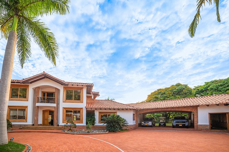 Per002 - Luxury house with pool in Pereira