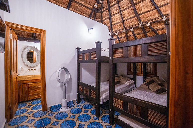 Per002 - Casa de luxo com piscina em Pereira