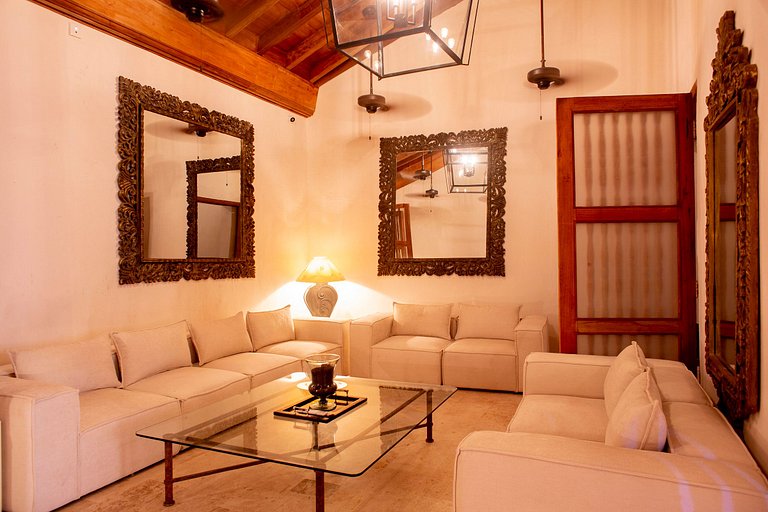 Car035 - Casa recién renovada en la Ciudad Amurallada