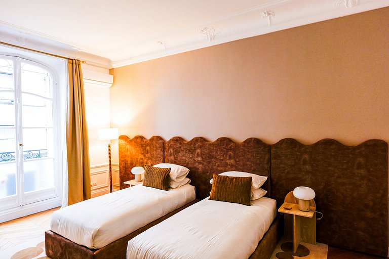 Par221 - Spacious luxury 4 bedroom apartment
