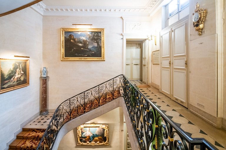 Par412 - Appartement de trois suites