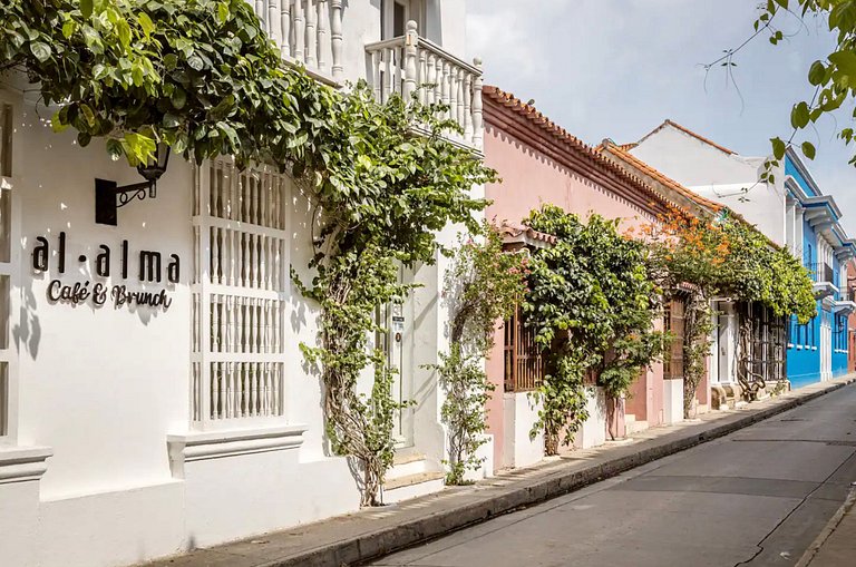 Car087 - New 3 bedroom villa in the heart of the Old City