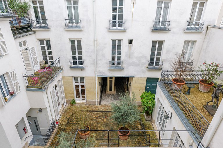Par110 - Charming apartment in the heart of Paris
