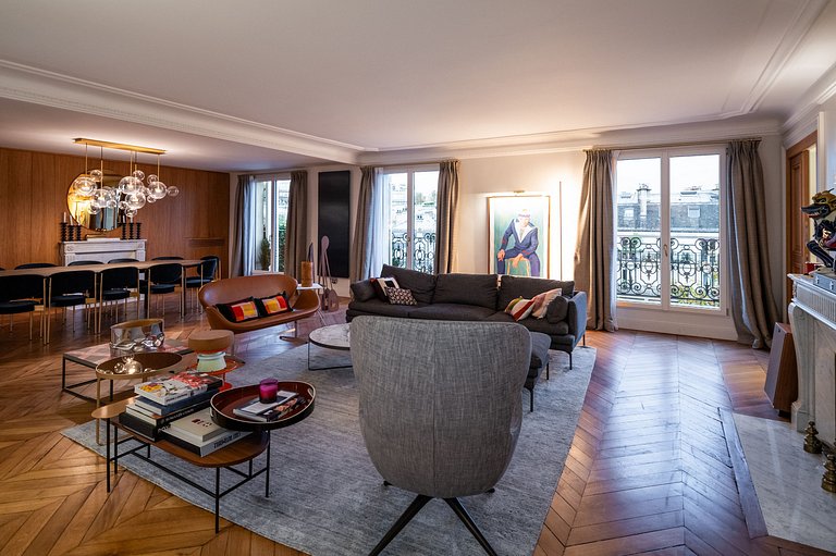 Par064 - Appartement proche des Champs Elysées