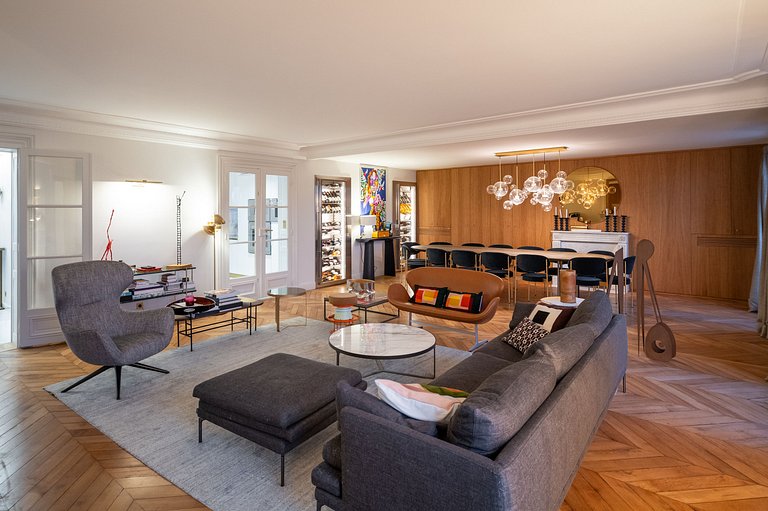 Par064 - Appartement proche des Champs Elysées