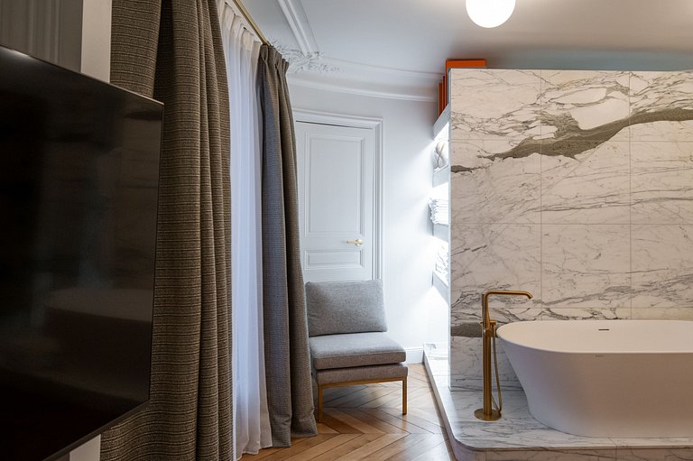 Par064 - Appartement proche des Champs Elysées