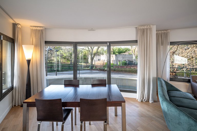 Par246 - 3 bedroom apartment facing a garden