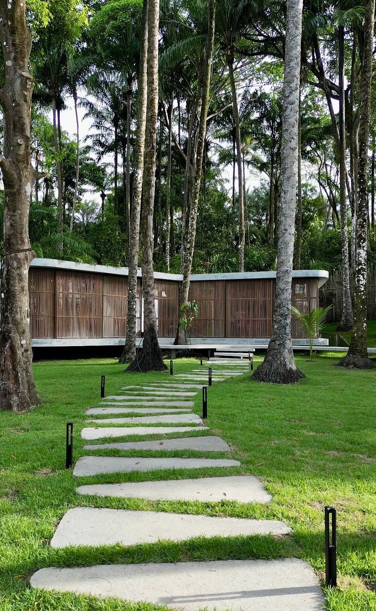 Bah501 - Casa de praia no estilo de Niemeyer