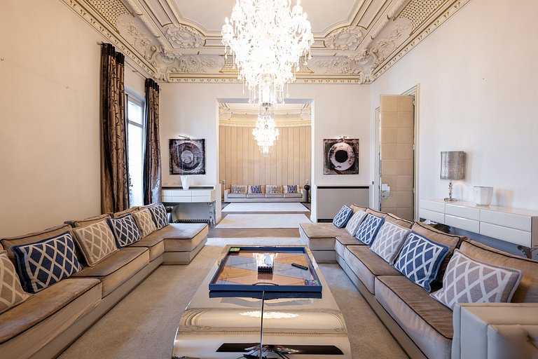 Par016 - Luxury 9 bedroom mansion in Paris 16