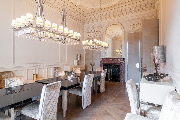 Par016 - Luxury 9 bedroom mansion in Paris 16