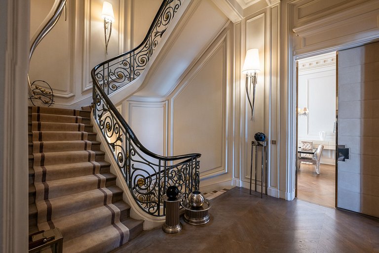 Par016 - Luxury 9 bedroom mansion in Paris 16