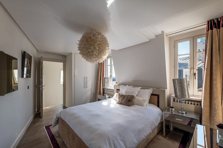 Par016 - Luxury 9 bedroom mansion in Paris 16
